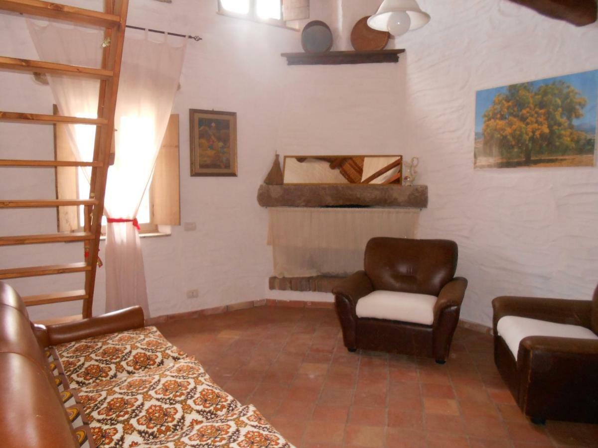 Domus Antiga Appartamenti San Giovanni Suèrgiu エクステリア 写真