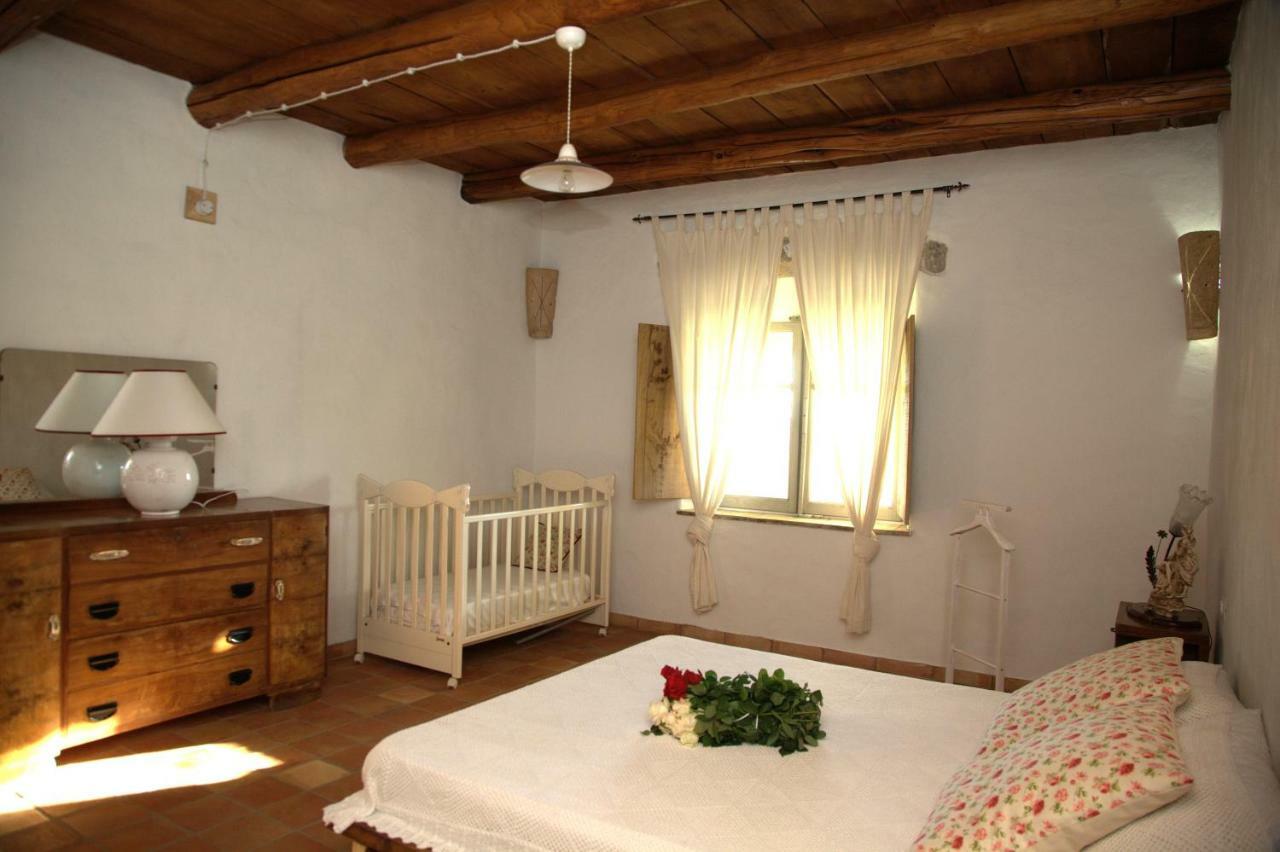 Domus Antiga Appartamenti San Giovanni Suèrgiu エクステリア 写真